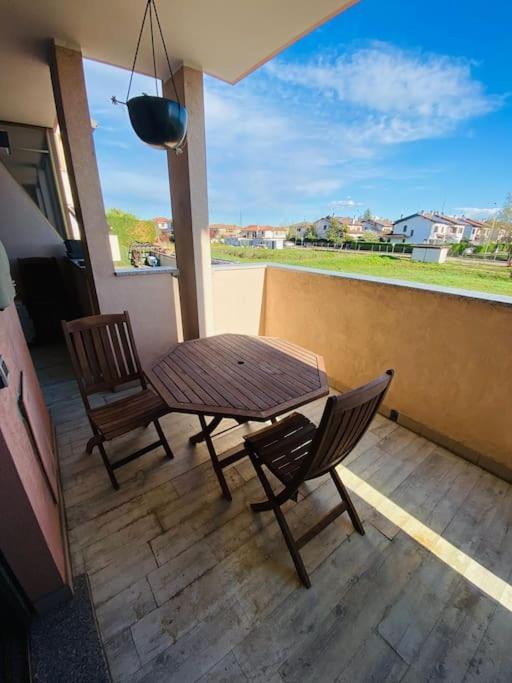 Intero Bilocale Con Terrazzo Vicino A Milano Apartment Mairano Exterior photo